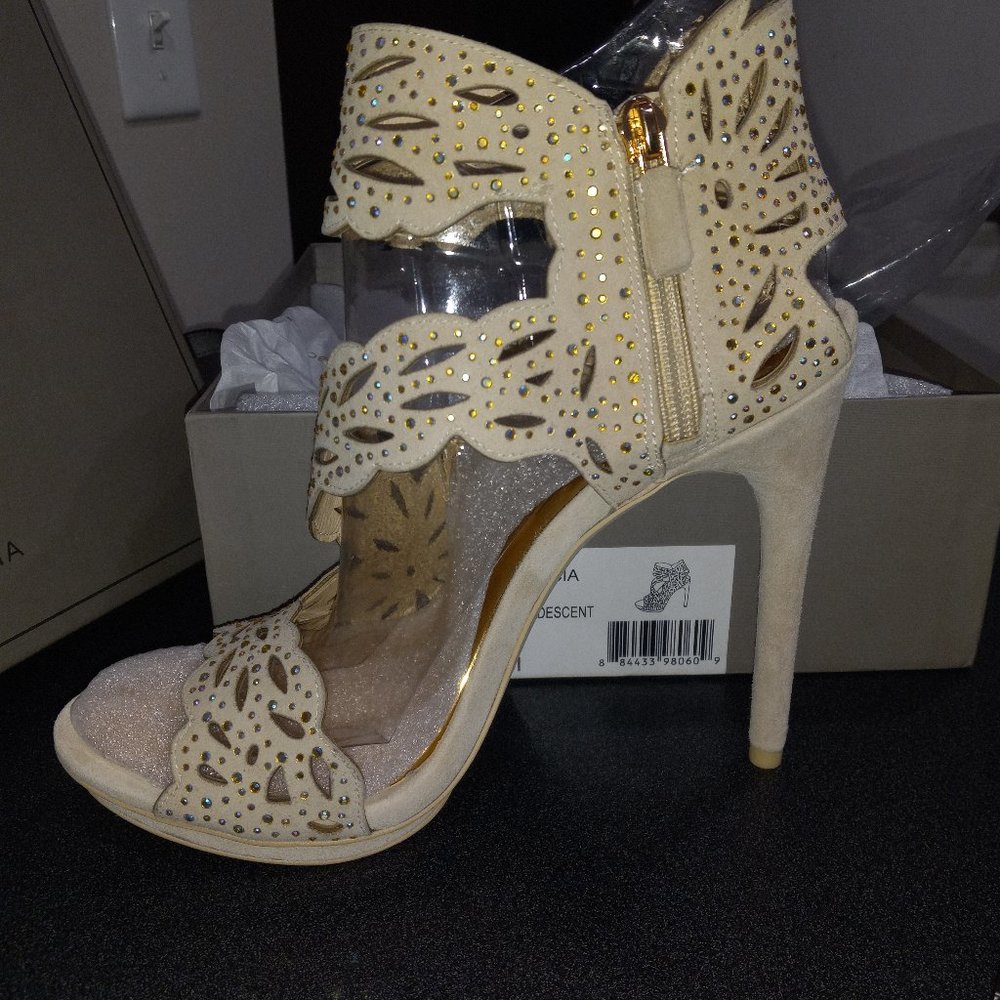 BCBGMAXAZRIA Heels